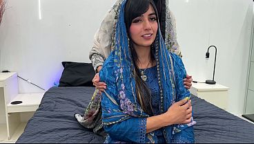 Nonton Incredible Threesome With Two Arabs With Big Tits And Tight Pussies - Aaliyah Yasin And Jade Presley thumbnail