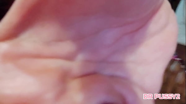 Play MP4 - EMPREGADA NEGRA FAZ O PATR&Atilde;O GOZAR MUITO NA SUA BOCA E METE SEM PRESERVATIVO NA BUCETA