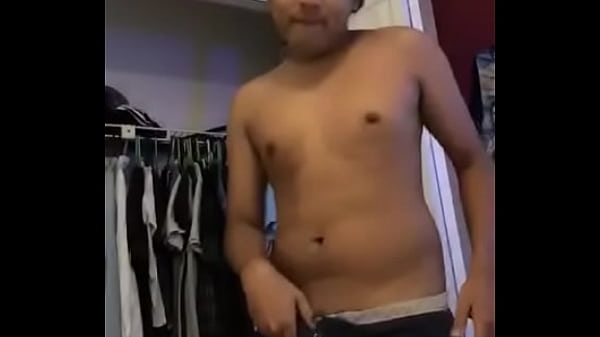 Play MP4 - Travieso buscando donde meter la verga