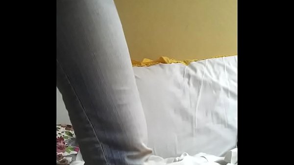 Nonton Que Harian Si Me Encuentran En La Sala, Haciendo Lo Que Hago Ahora thumbnail