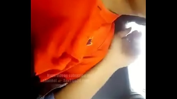 Play MP4 - अपनी गर्लफ्रेंड की कार में चुदाई