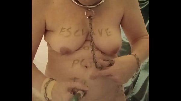 2025 11 26 esclave f autoseance urine et godage 