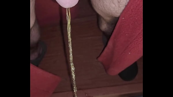 Play MP4 - Porch pissing