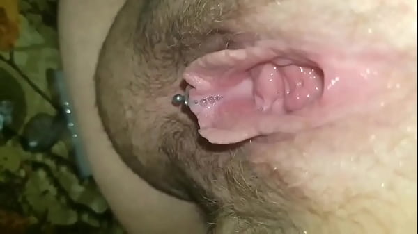 Play MP4 - Wife squeezes out creampie