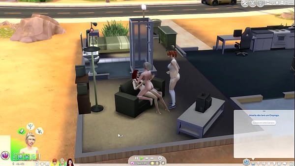 Comendo a filha com a amiga olhando 