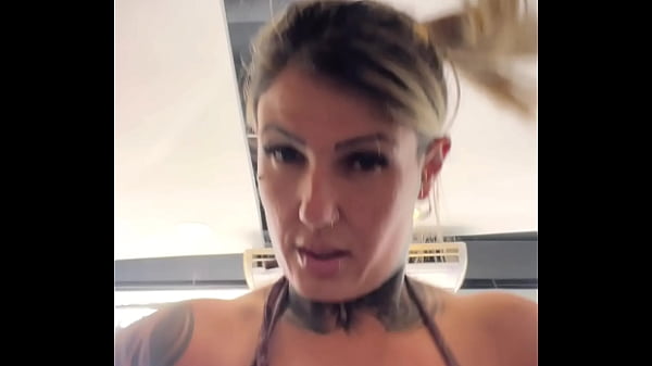 Ser&aacute; que sentar na rola fazendo exerc&iacute;cios na academia &eacute; bom 