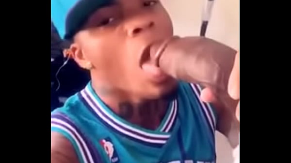 Play MP4 - Dominicano mamando