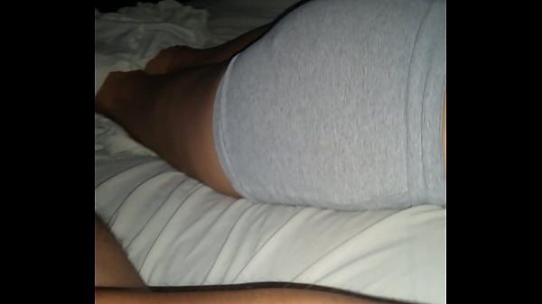 Play MP4 - Me masturbo a lado de mi cu&ntilde;ada