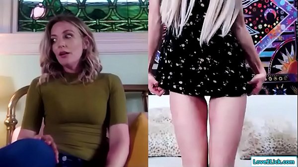 Milf_masturbates watching stepdaughter