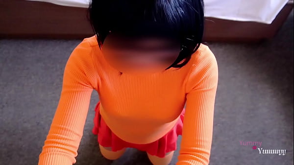 Velma tira sus anteojos_por accidente y_tiene undescuido velma_chupandouna gran verga_y penetrada en cuatro