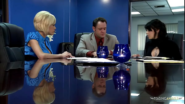 Slutty office chicks need a threesome with intense anal in order to concentrate on work 