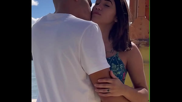 Gozando na Bunda da Novinha - Agatha Ferrari