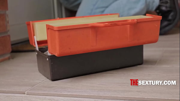 Nonton Husband Wasnt There To Open The Lock, Or.. Get The Anal Reward thumbnail