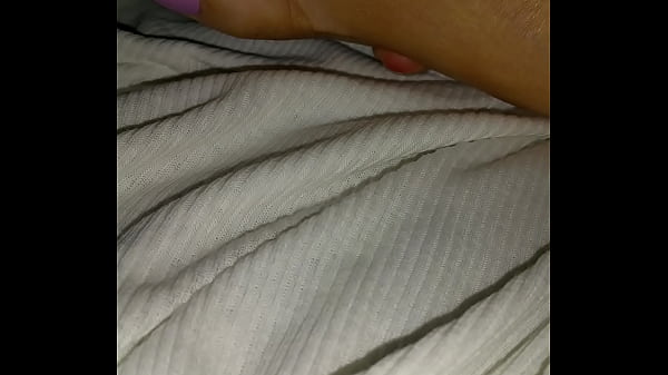 Play MP4 - Creamy petite feet