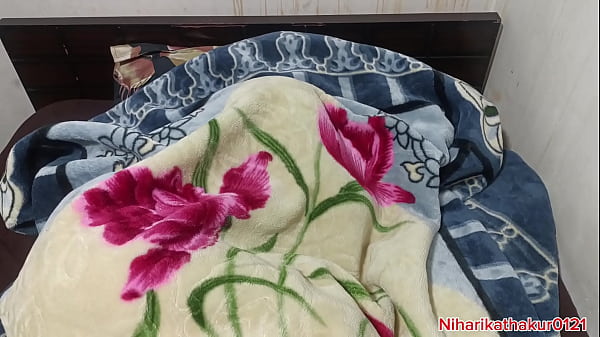 सौतेली बहन बिस्तर पर नग्न है उसने मेरे लंड से मुखमैथुन किया और मैंने उसकी चूत में क्रीमपाई की और वीर्य निकाला