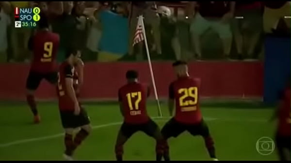 Botando na galeguinha 