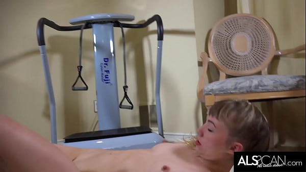 Play MP4 - Camel Toe Teen Ivy Wolfe Shakes Her Body and Then Gets Off