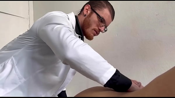 Play MP4 - Fui consultar o paciente novinho&comma; n&atilde;o aguentei e comi ele &comma; Foto Torres &comma; Euerickdiaz