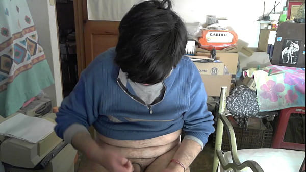 Play MP4 - Emo bear with small penis cumming