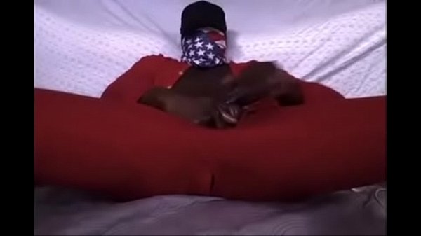 Play MP4 - oiled up and busting a nut &num;pj&rsquo;s &num;maskedup