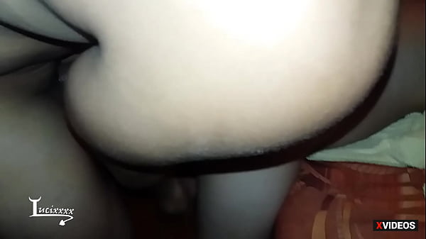 Que rico me hacen doble penetracion los amigos de mi esposo,el hotel quedo oliendo a_sexo