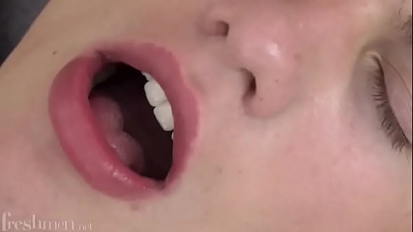 Play MP4 - Want your cock deep inside me