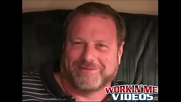 Amateur bear jerks off and comes hard 