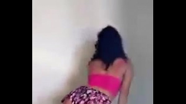 rabuda_dançando cheia_de tesão