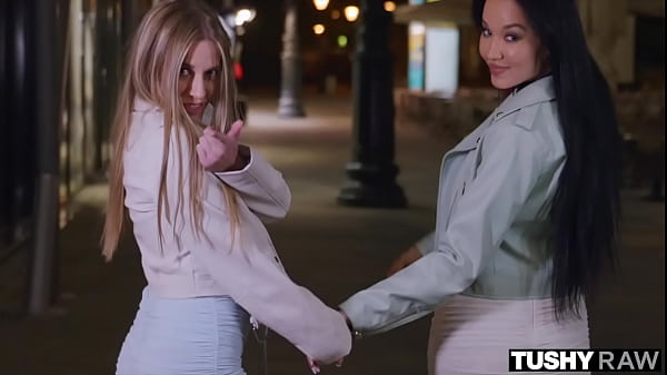 Play MP4 - TUSHYRAW Besties take turns getting their asses fucked hard