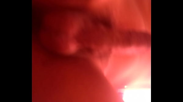 Travesti moderna dando duro a hetero comas