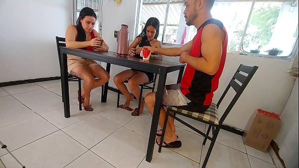 Nonton A Amiga Da Minha Esposa Me Provocou Debaixo Da Mesa... E Ela Nem Imaginava! thumbnail