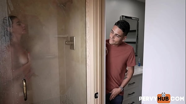 Stepmom Venus Sucks Ethan_s Fat Cock and Swallows_His Load