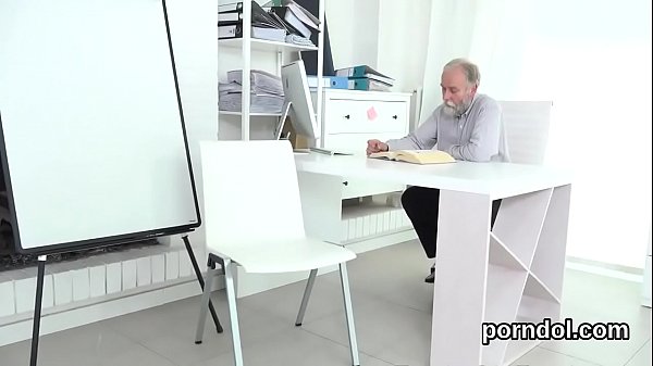 Nice bookworm was_seduced_and shagged by older mentor