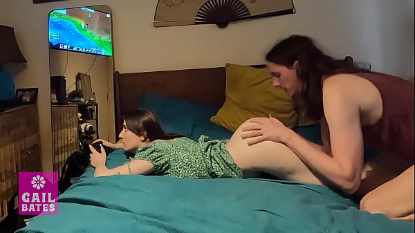 Freeuse Gamer Slut Takes Dick While Playing Her Cosy Games thumbnail