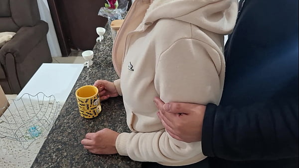 Nonton A Stepdaughter Is Surprised While Having Breakfast. thumbnail