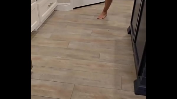 Nonton Is It Cold In Here Or Is It Just Me? ? thumbnail