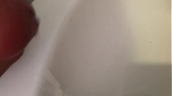 Sacando mi leche en el ba&ntilde_o