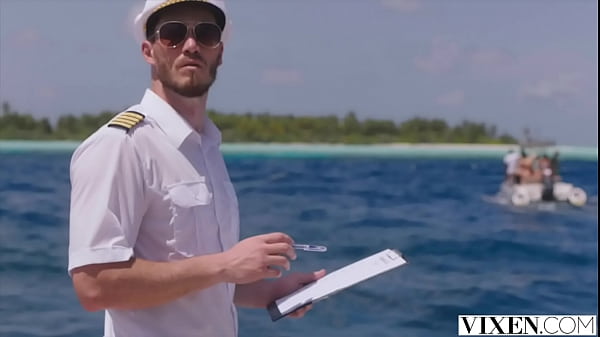 Play MP4 - VIXEN Beach bunny Nancy is irresistible in her tiny bikini