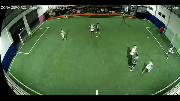 Pelado garcha a pija pelada a un boludo contorsionista 