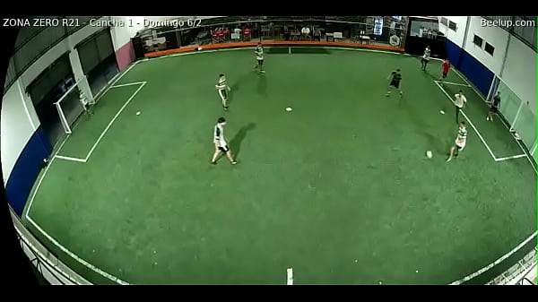 Pelado garcha a pija pelada a un boludo contorsionista 