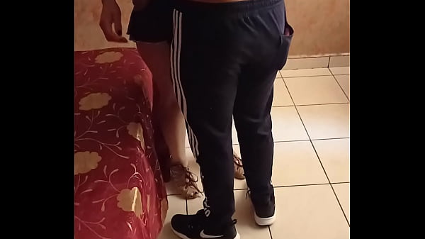 Play MP4 - Con un single mientras mi esposo graba parte1