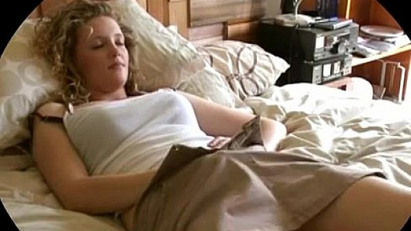 Ruiva maravilhosa na siririca 