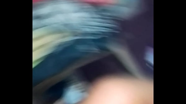 Play MP4 - Las amigas se besan y las  pongo en cuatro