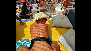 Journ&eacute;e Au Cap D'agde ! Plage Nue Et Je Me Fais Baiser Devant Tout Le Monde Dans Une Pool Party thumbnail