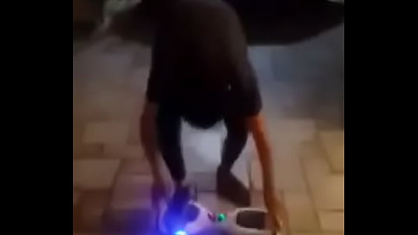 Joven Mexicano Chupa Hoverboard thumbnail