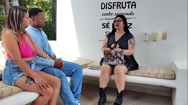 Play MP4 - Una consulta de pareja con la sicologa&comma; termina en un trio follandonos bien rico