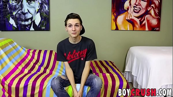 Play MP4 - Hung butt pirate Trey Bentley masturbates his big pecker