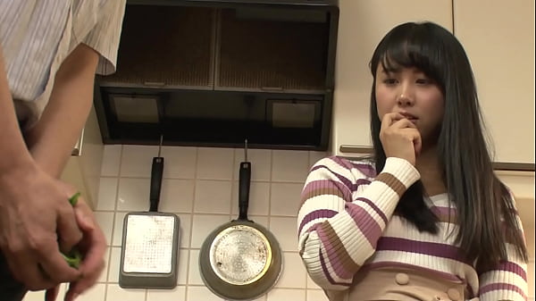 おじさんの濃厚なクンニが彼女のマ○コを熱く溶かす！！彼氏のマンネリsexで溜まった性欲が剥き出しに！！何気ない舌使いを見ただけで体がsexモードに突入！！強引押し付けクンニ！！ パイズリ 巨乳 デカチン 巨根 素人 thumbnail