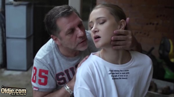 Play MP4 - Gradpa fucks tight and wet teen pussy with cumshot in her mouth