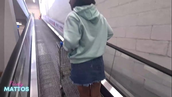 No Meio Do Caminho Ao Mercado Soquei Um Pau Na Minha Buceta Ate Gozar thumbnail